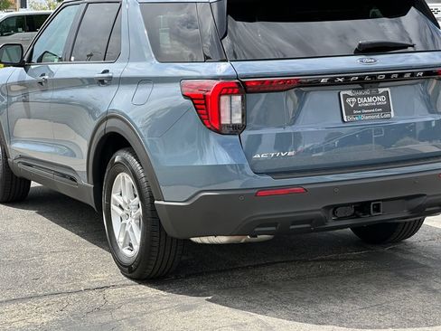New 2026 Ford Explorer Active RWD image 5