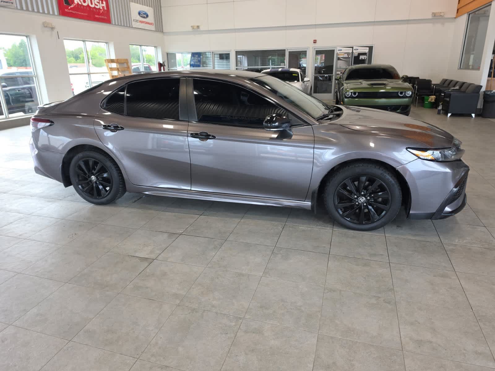Used 2022 Toyota Camry SE FWD image 5