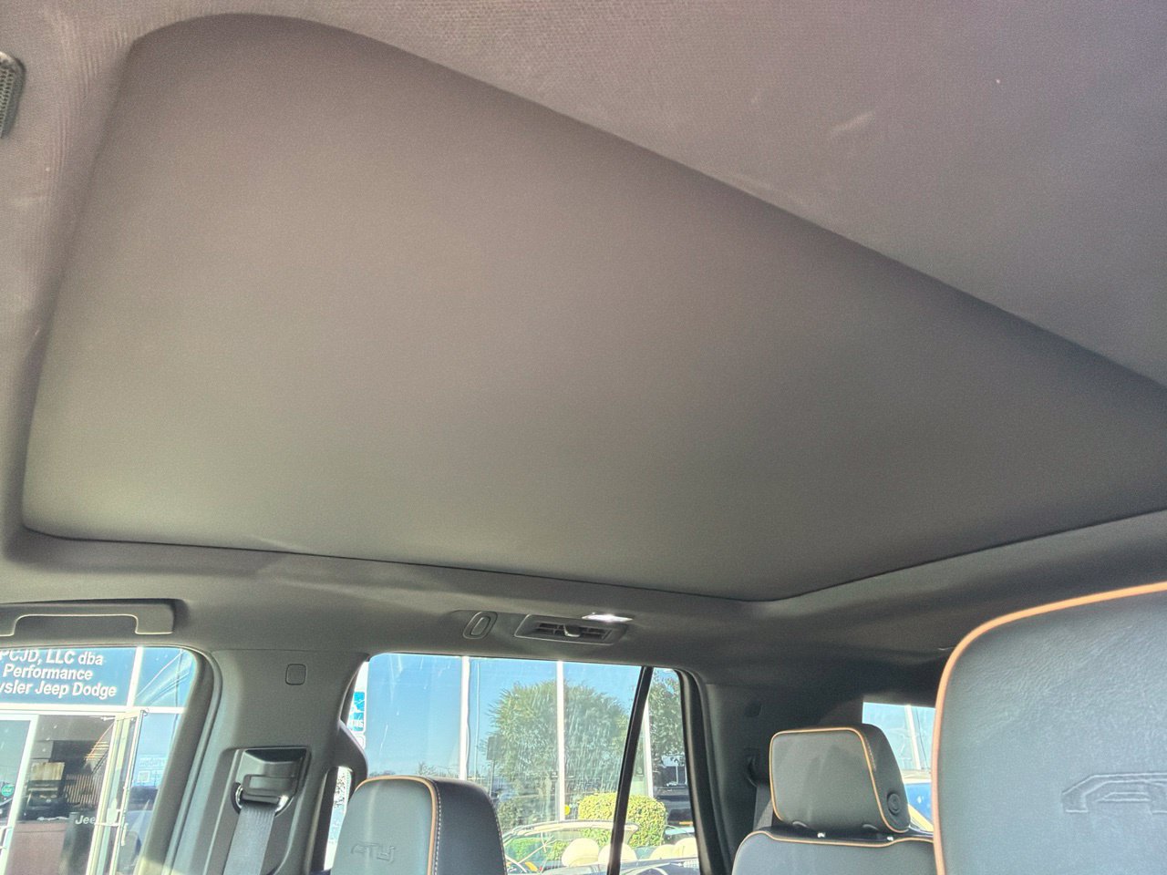 Used 2023 GMC Yukon AT4 w/ Technology Package AWD/4WD image 10