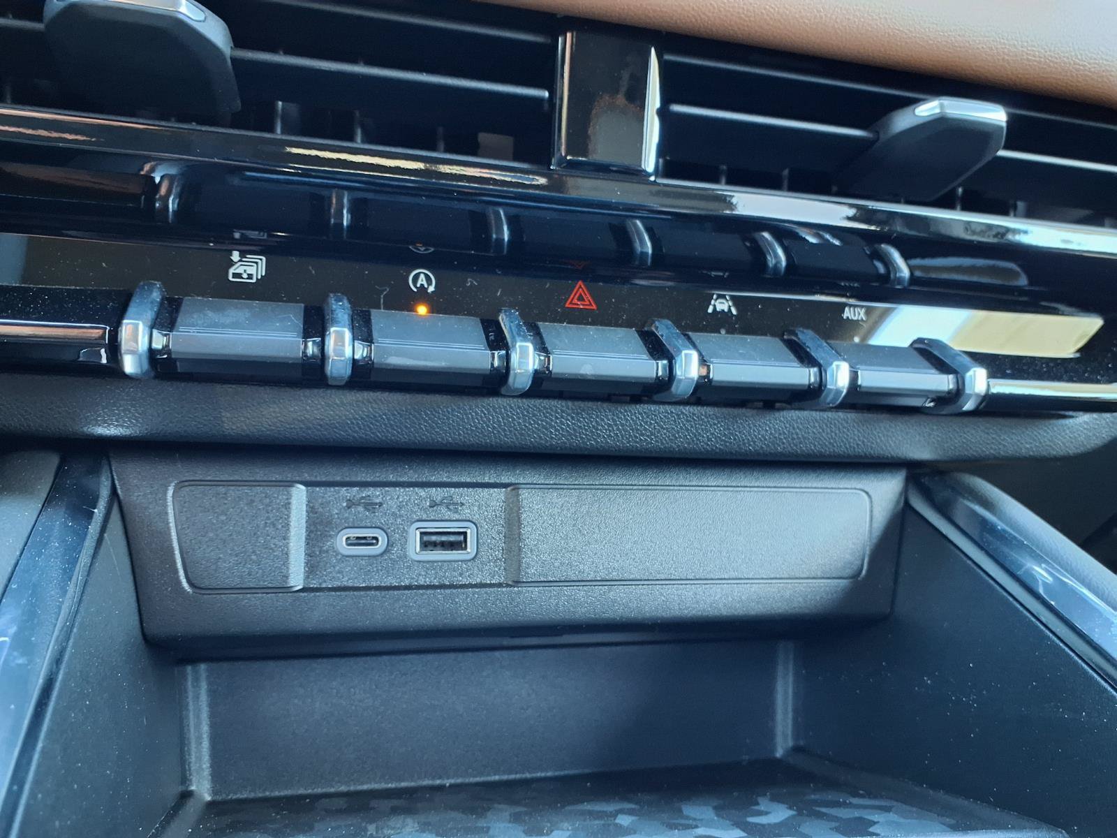 New 2026 GMC Canyon AT4 AWD/4WD image 5