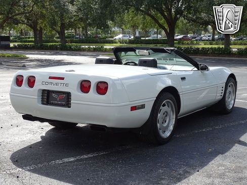 Used 1992 Chevrolet Corvette Convertible image 16