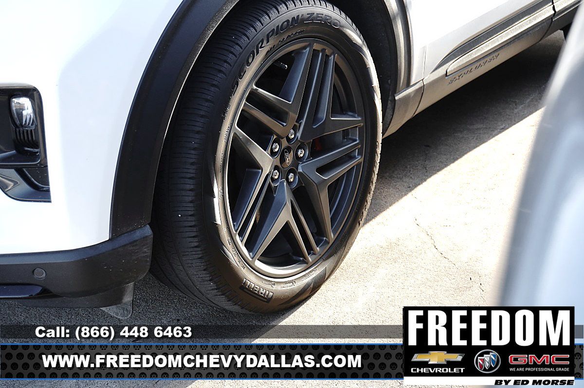 Used 2025 Ford Explorer ST AWD/4WD image 10