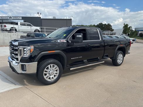 Used 2022 GMC Sierra 3500 SLE w/ SLE Convenience Package image 1