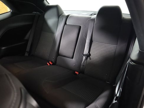 Used 2019 Dodge Challenger SXT image 21