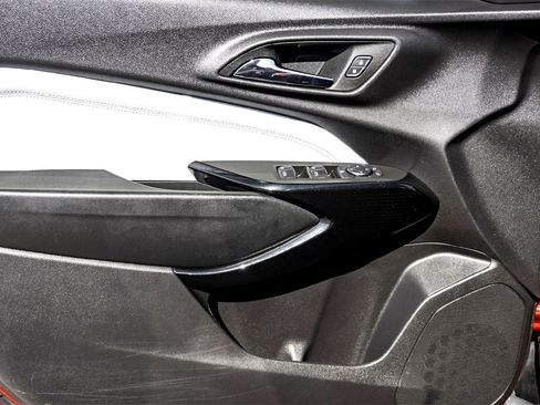 Used 2025 Chevrolet Trax LT w/ Driver Confidence Package image 10