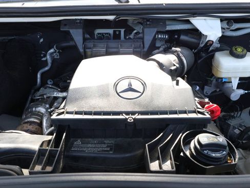 Used 2023 Mercedes-Benz Sprinter 2500 w/ Acoustic Package image 27
