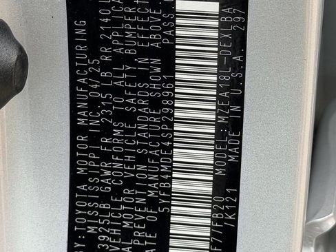 Used 2025 Toyota Corolla LE image 30