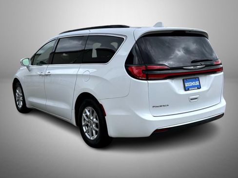 Used 2022 Chrysler Pacifica Touring-L FWD image 7