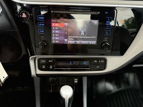 Used 2017 Toyota Corolla L FWD image 16