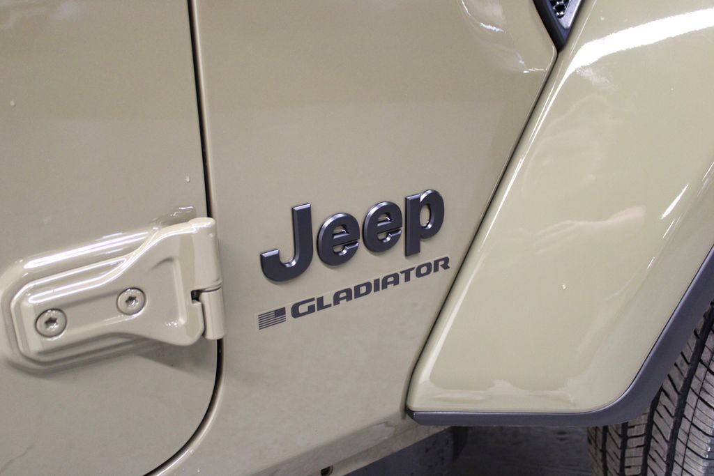 New 2026 Jeep Gladiator Sport AWD/4WD image 33