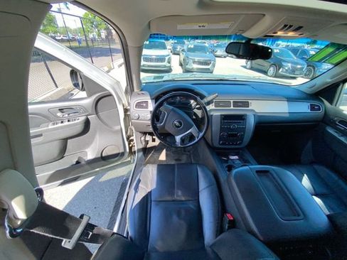 Used 2011 Chevrolet Tahoe LT w/ Luxury Package AWD/4WD image 26