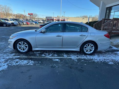 Used 2012 Hyundai Genesis 3.8 image 4