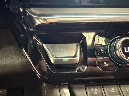 Certified 2024 GMC Sierra 2500 Denali Ultimate AWD/4WD image 14