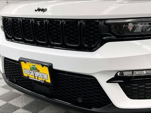 Used 2024 Jeep Grand Cherokee Limited w/ Luxury Tech Group II image 34