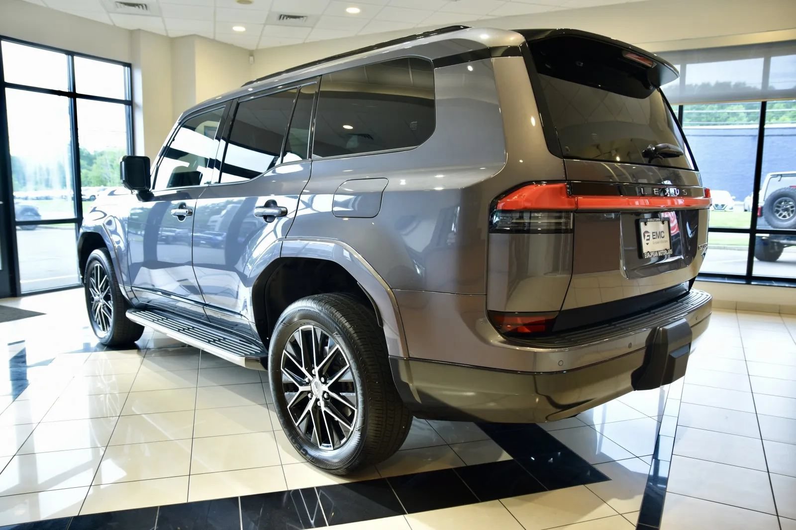 Used 2024 Lexus GX 550 w/ Accessory Package (Z1) AWD/4WD image 4