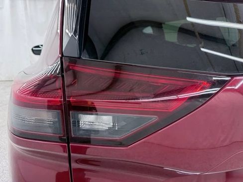 Used 2023 Nissan Rogue Platinum FWD image 9