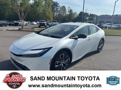 Used 2023 Toyota Prius XLE FWD image 6