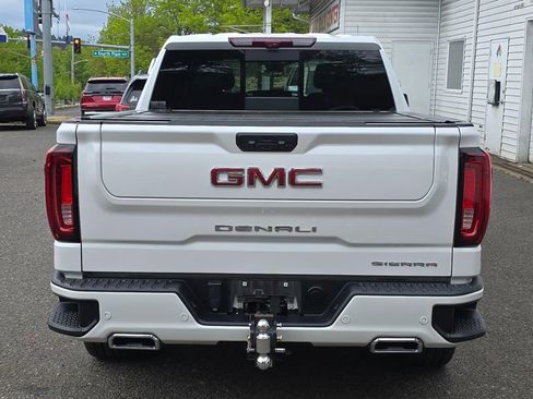 Used 2024 GMC Sierra 1500 Denali w/ Denali Reserve Package AWD/4WD image 4