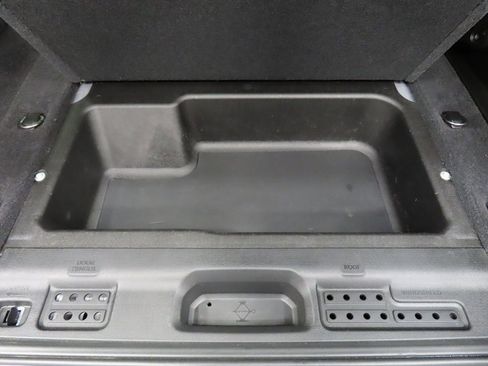 Used 2021 Jeep Wrangler Unlimited Sahara image 37