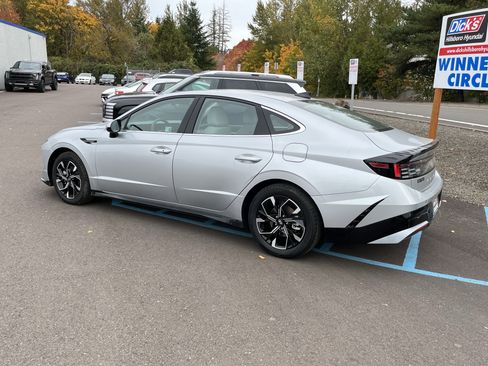 Used 2024 Hyundai Sonata SEL image 3
