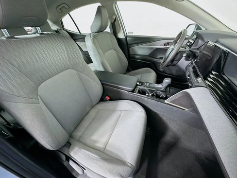 Used 2025 Toyota Camry LE image 31