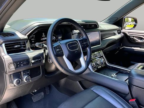 Used 2024 GMC Yukon Denali RWD image 16