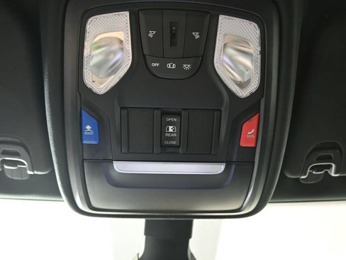 Used 2023 RAM 1500 Big Horn AWD/4WD image 33