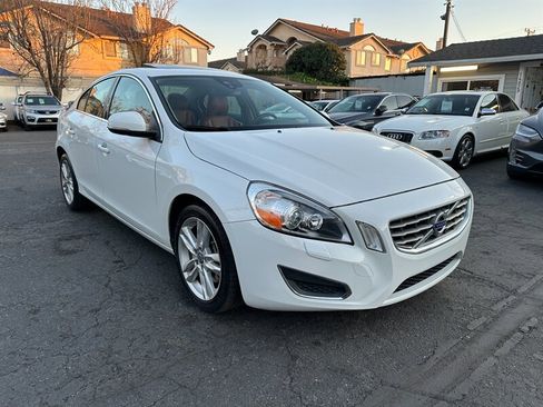 Used 2011 Volvo S60 T6 image 3