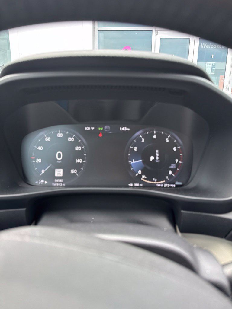 Used 2020 Volvo XC40 T5 Inscription w/ Protection Package Premier AWD/4WD image 5
