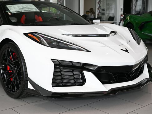 New 2026 Chevrolet Corvette ZR1 w/ ZR1 Carbon Fiber Aero Package image 8