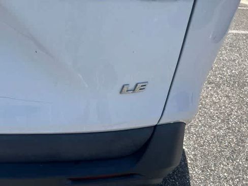 Used 2019 Toyota RAV4 LE FWD image 13