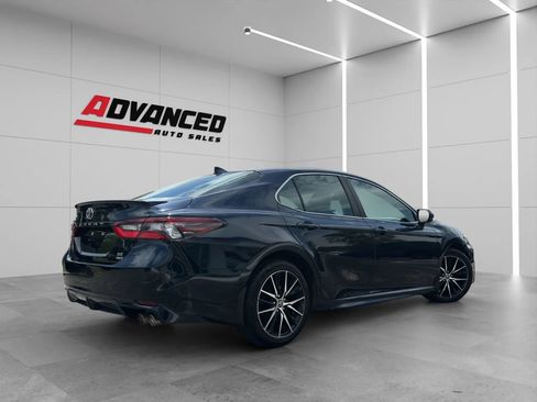Used 2021 Toyota Camry SE AWD/4WD image 6