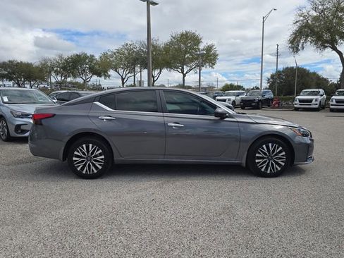 Certified 2024 Nissan Altima 2.5 SV image 9