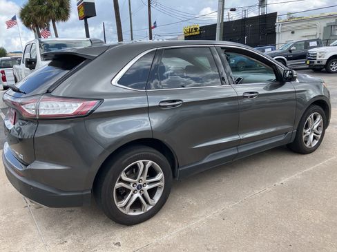 Used 2018 Ford Edge Titanium w/ Technology Package image 3