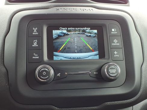Used 2017 Jeep Renegade Latitude w/ Cold Weather Group AWD/4WD image 17
