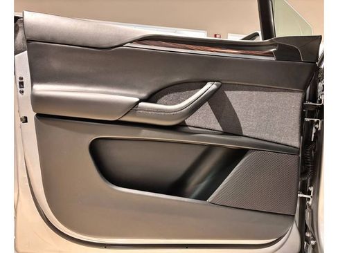 Used 2025 Tesla Model X image 16