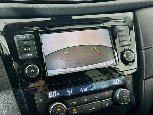 Used 2020 Nissan Rogue SV AWD/4WD image 22