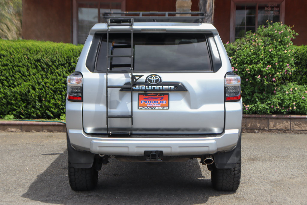 Used 2020 Toyota 4Runner TRD Off-Road AWD/4WD image 8