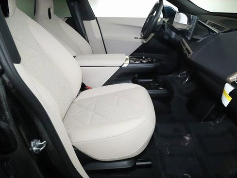 Used 2026 BMW iX xDrive45 w/ Premium Package image 33