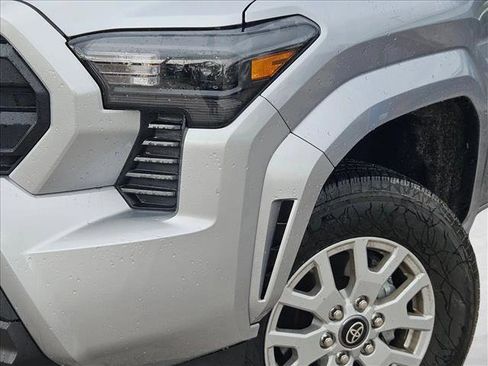 Used 2025 Toyota Tacoma SR5 image 4