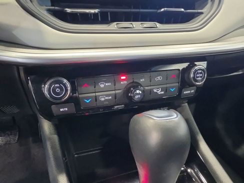Used 2025 Jeep Compass Limited AWD/4WD image 32