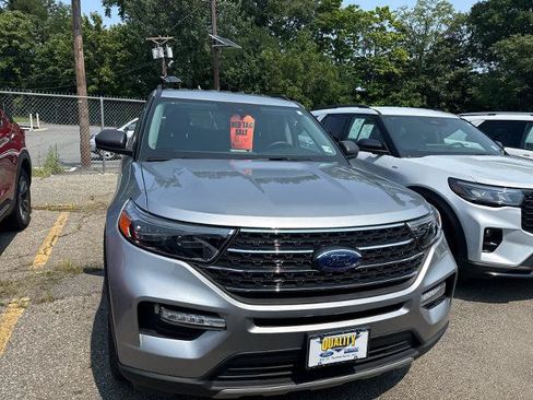 Certified 2023 Ford Explorer XLT w/ Equipment Group 202A AWD/4WD image 2