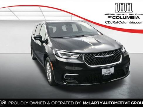 New 2026 Chrysler Pacifica Select image 1