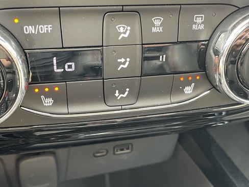 Used 2025 Chevrolet Trax RS w/ Driver Confidence Package image 12