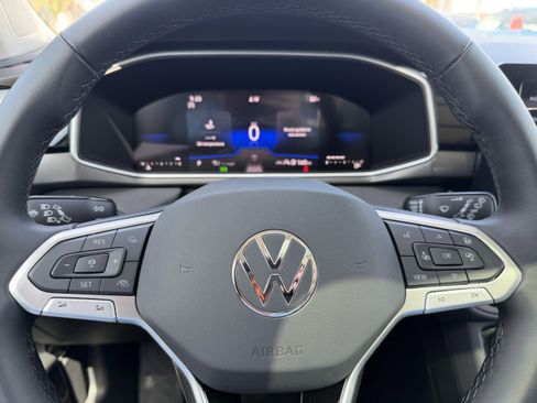 New 2026 Volkswagen Taos SE FWD image 30