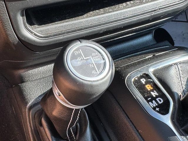Used 2023 Jeep Wrangler Unlimited Sahara w/ Cold Weather Group AWD/4WD image 30