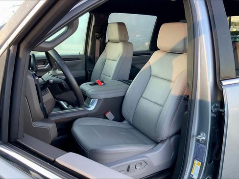 Used 2025 GMC Sierra 2500 SLT w/ SLT Convenience Package image 7