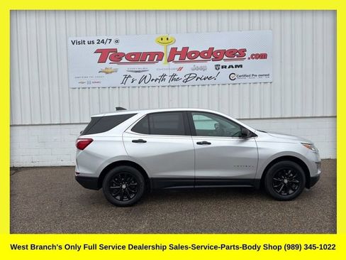 Used 2021 Chevrolet Equinox LT image 1