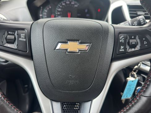 Used 2017 Chevrolet Sonic LT FWD image 10