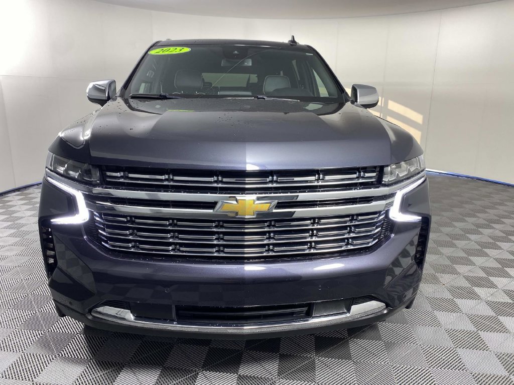 Used 2023 Chevrolet Suburban Premier AWD/4WD image 3